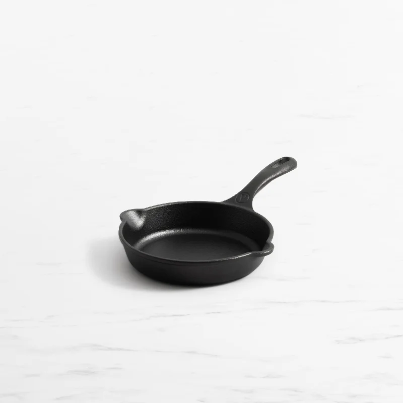 Victoria Seasoned Cast Iron Skillet 16cm