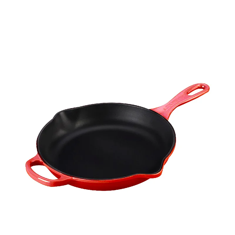 Le Creuset Signature Cast Iron Round Skillet 26cm Cerise in Red