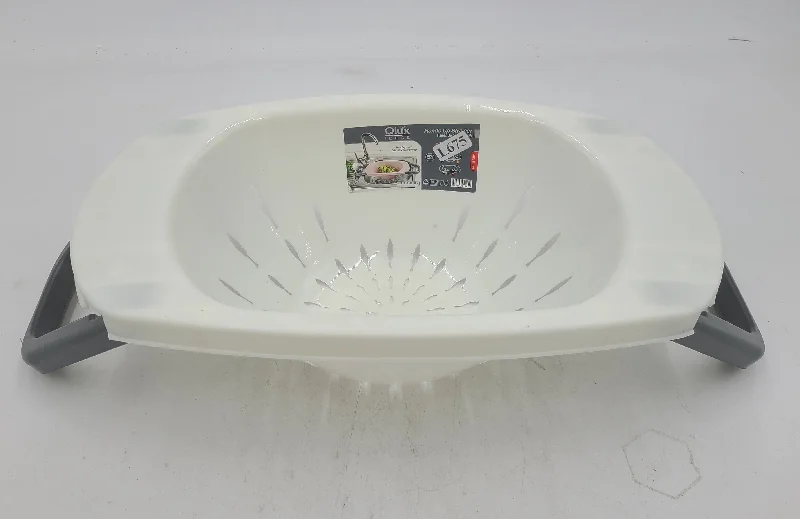 OVAL PLASTIC STRAINER